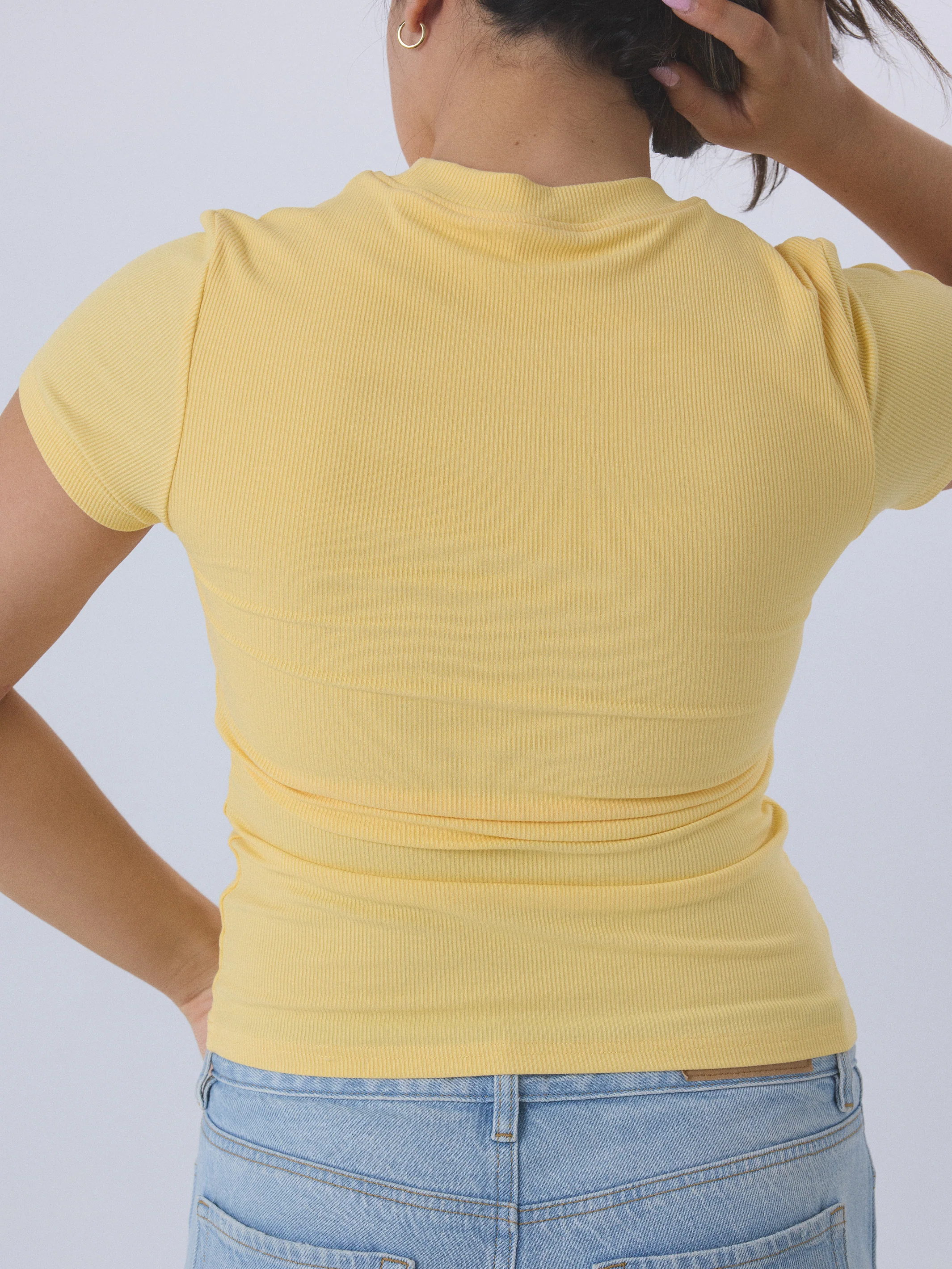 Ribbed Crew Neck Braless T-Shirt - Image 9