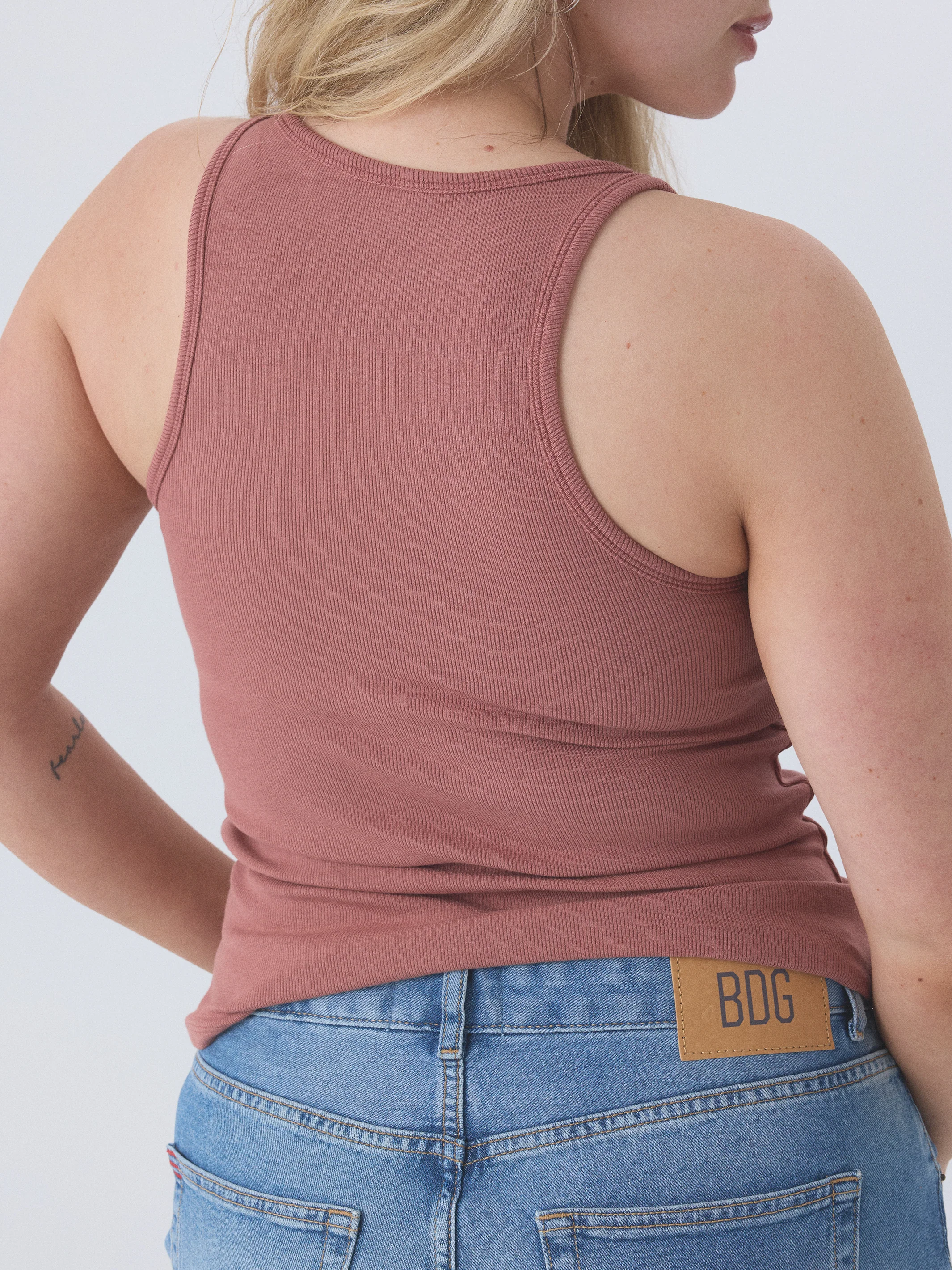 Ribbed U-Shape Tank - Image 29