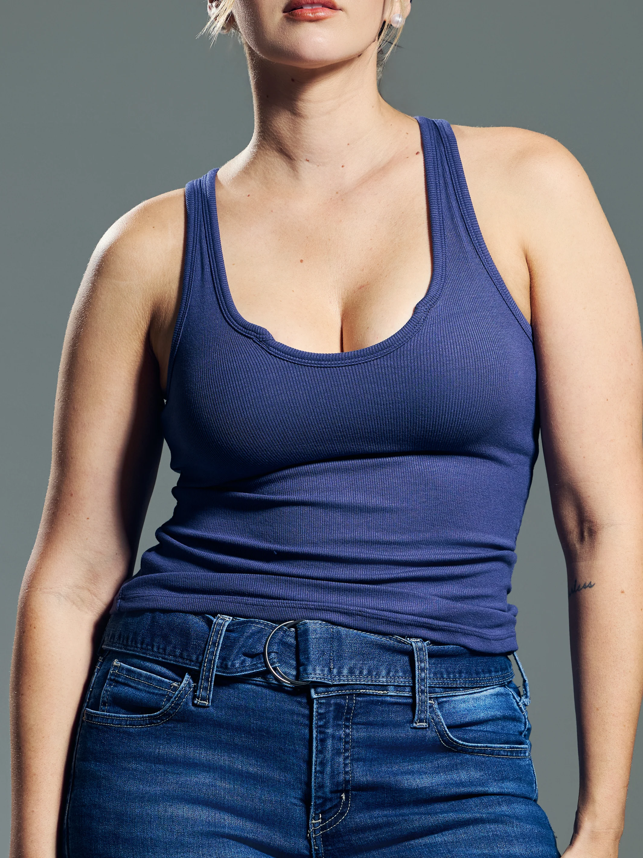 Ribbed U-Shape Tank - Image 4